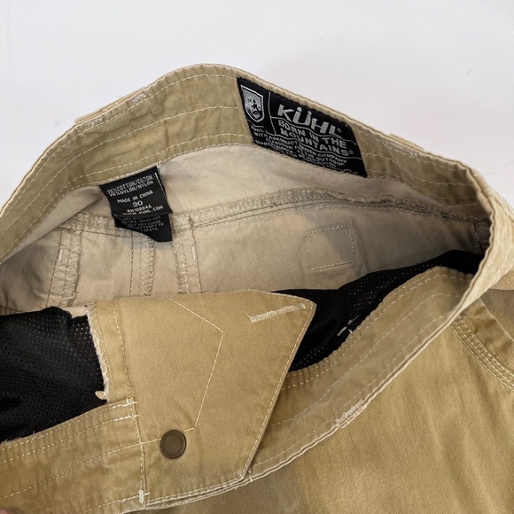 Kuhl Vintage Patina Tan Cargo Shorts Size 30 - Picture 3 of 3